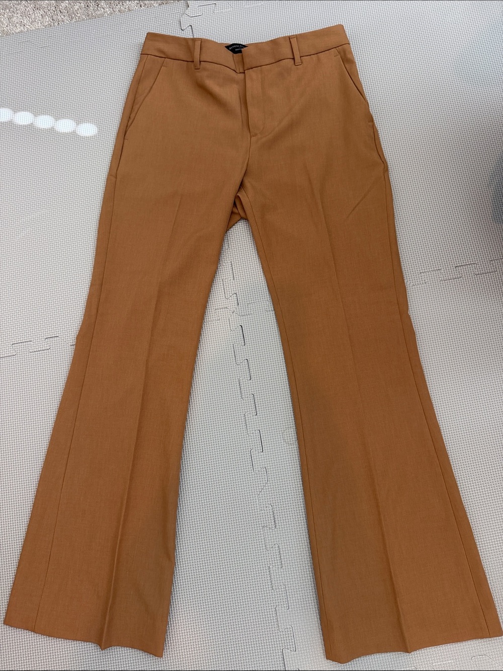 Banana Republic women’s Flared Dress Pants in Camel Brown NWOT
